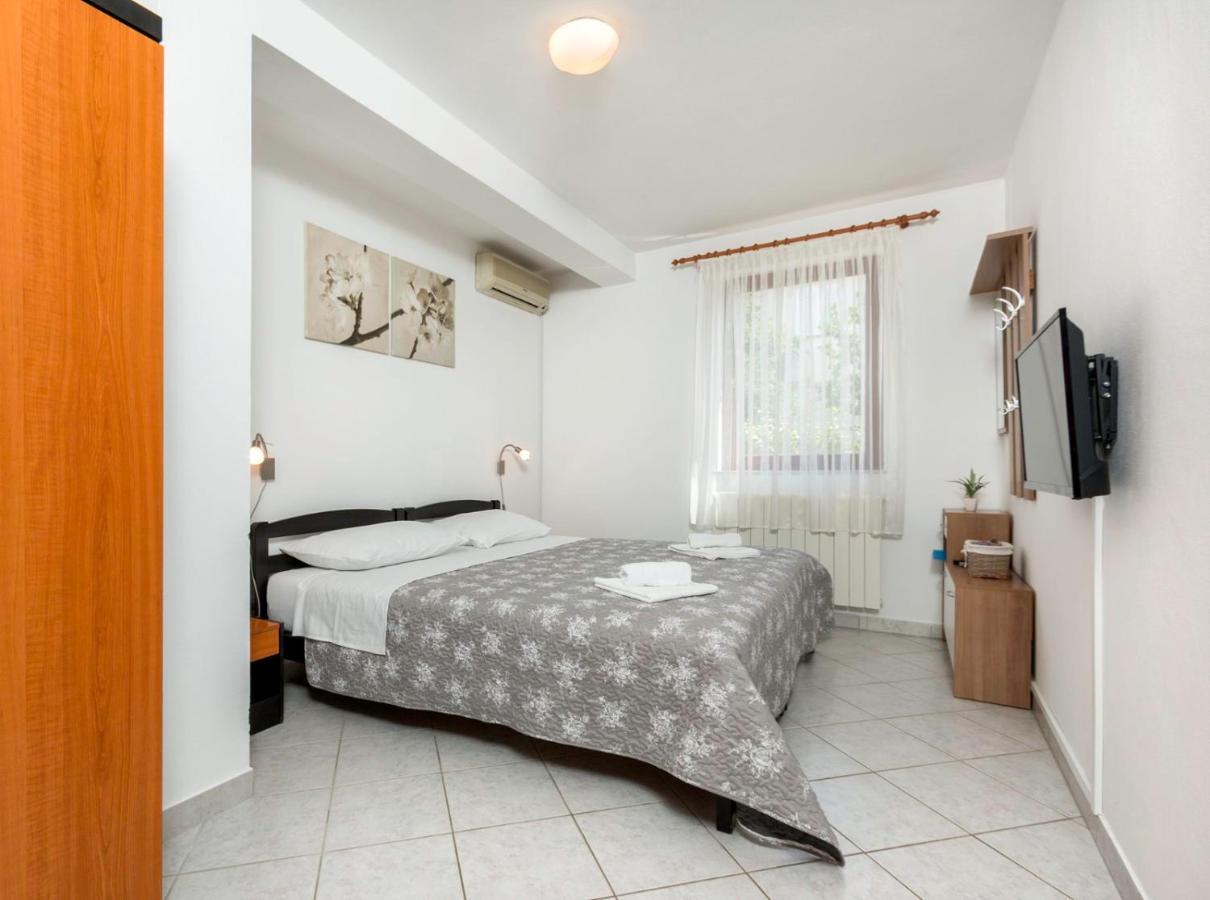 Apartments Mirjan 2000 Fazana Ngoại thất bức ảnh
